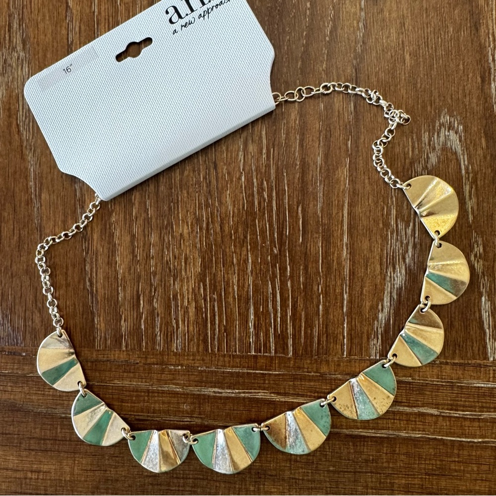 NWT a.n.a goldtone 16” minimalist collar necklace - Picture 3 of 8